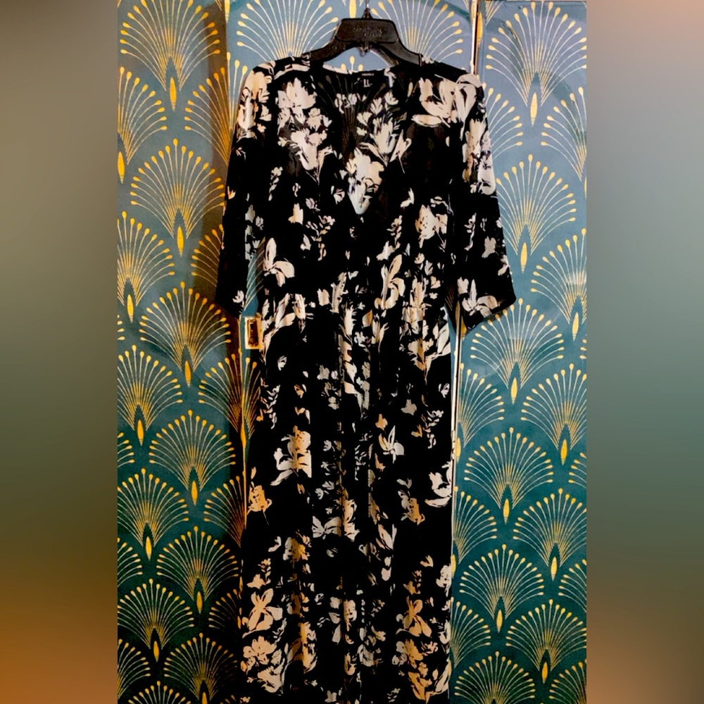 Black floral duster